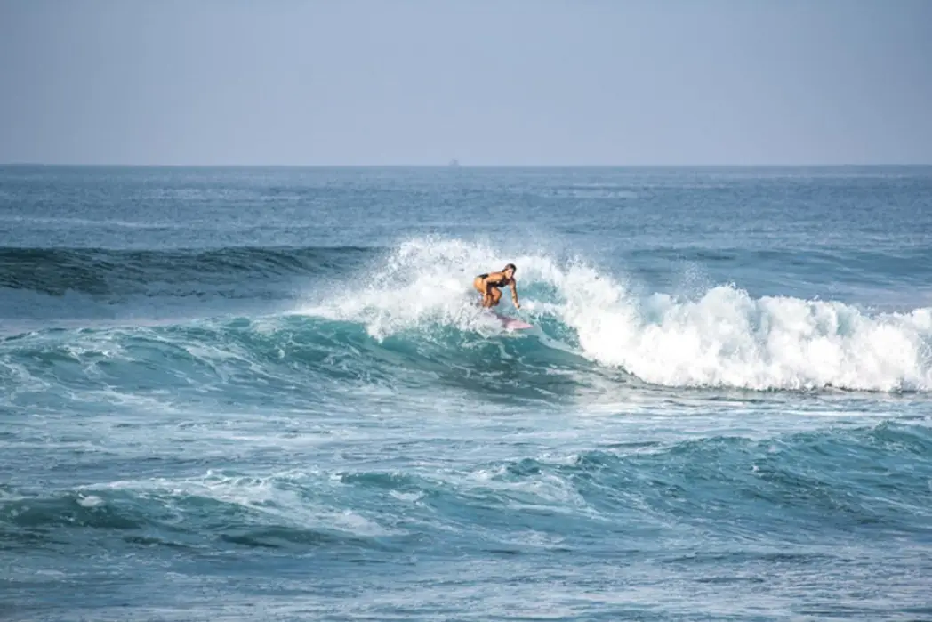 drivethru surfcamps sri lanka surfsspots madiha righthander rory 1048x699 1