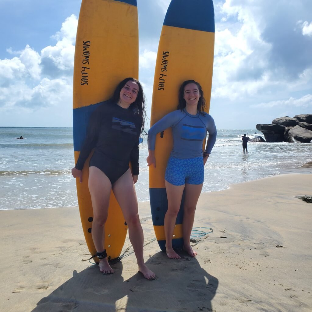 Surf and stay Arugam Bay: Beginner Surf Lesson – Stand Up Guaranteed